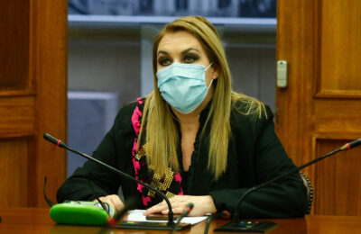 Posible candidatura presidencial de Pamela Jiles complica al Frente Amplio