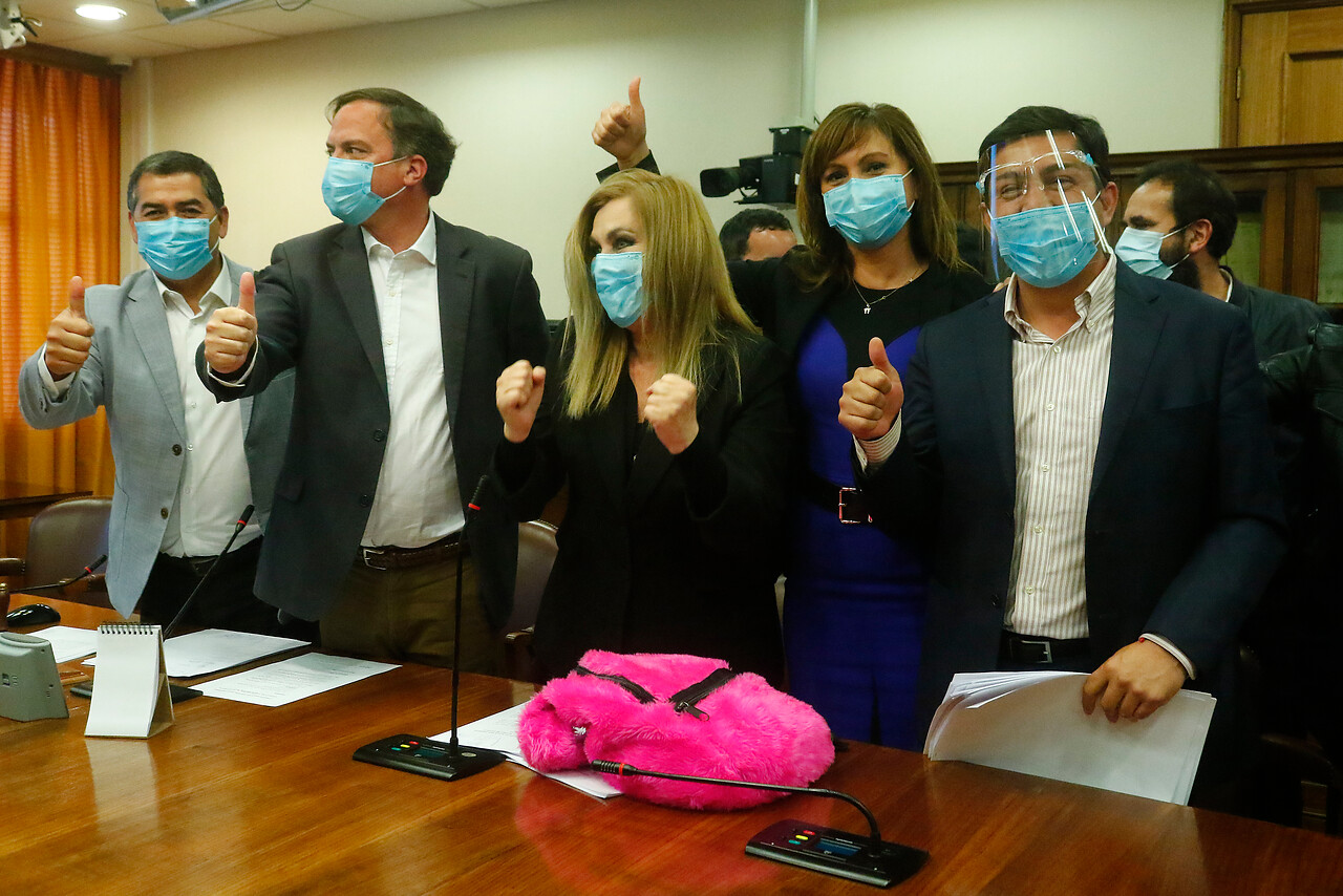 Parlamentarismo de facto: Oposición usa mismo recurso del 10 por ciento para pago de patentes
