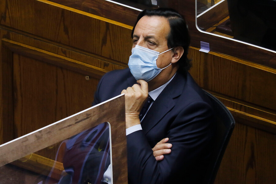 Senado rechaza acusación constitucional contra Víctor Pérez con votos de la DC y el PPD