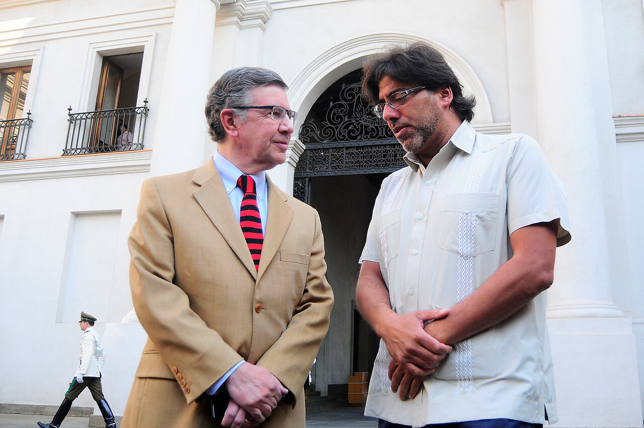 Lavín y Jadue debatirán problemas de cohesión social en el CEP