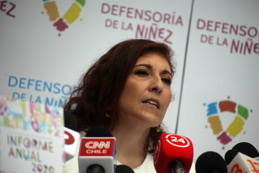 Defensora de la Niñez baja video tras controversia por alusión a evasiones en el Metro