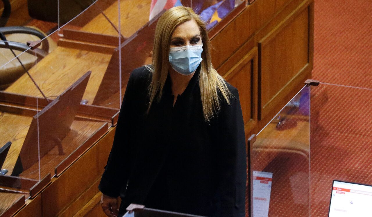 Jiles separa aguas con el resto de la oposición tras abstenerse en votación para remover a Chile Vamos de mesa de la Cámara