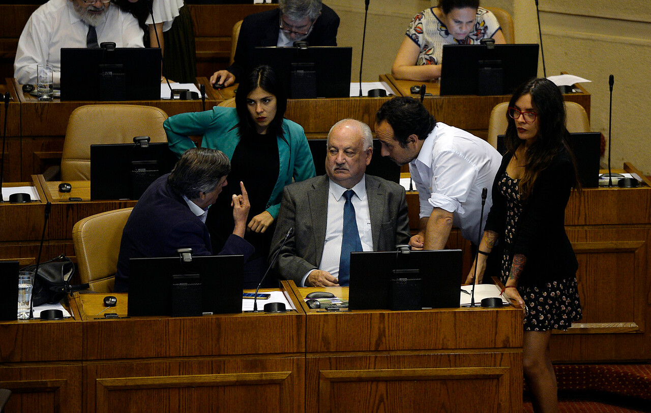 Presión por renovación generacional y paridad de género irrumpen en elección de la dirigencia PC