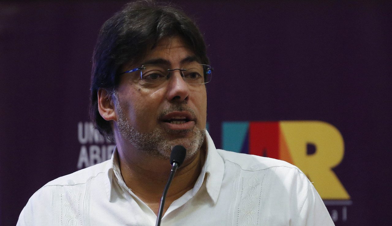 Caso Luminarias: PC entrega fuerte respaldo a Jadue al inscribir su candidatura en Recoleta