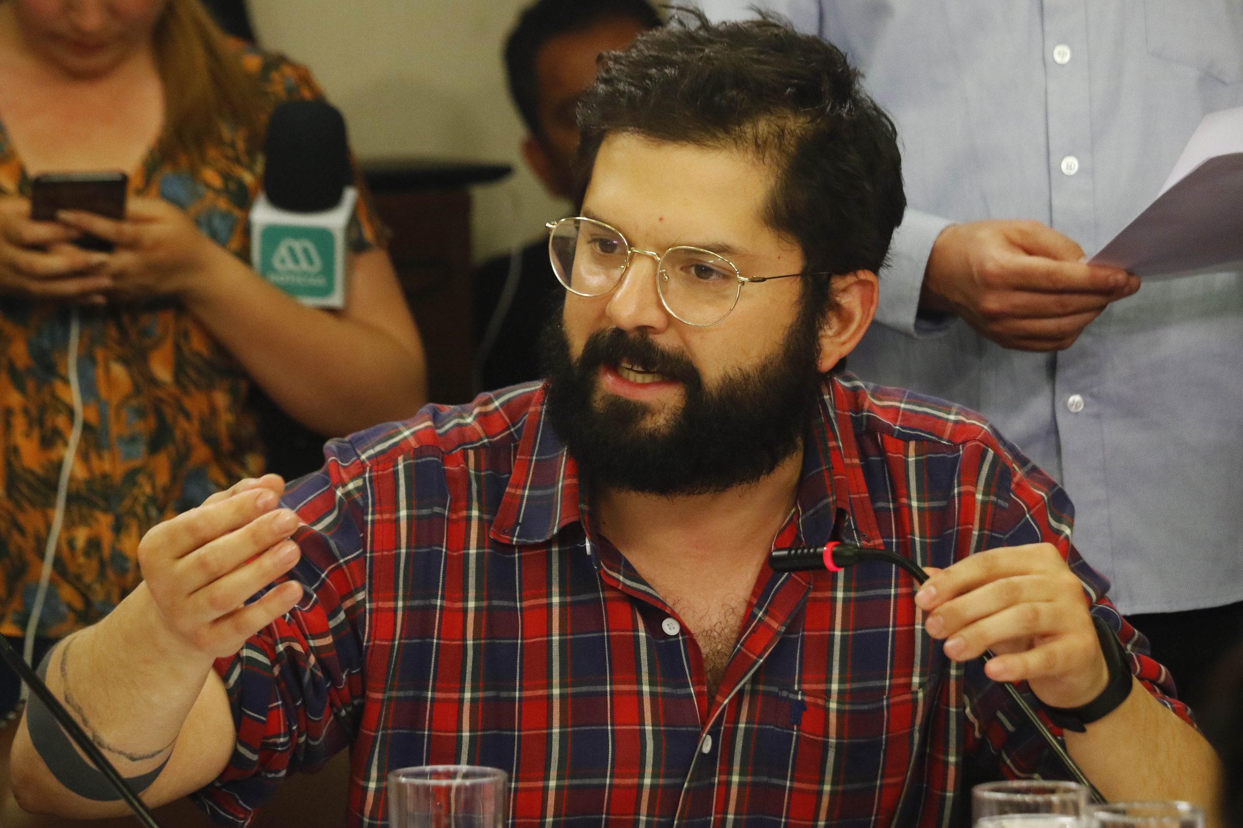 Polo de izquierda: Boric surge como opción del Frente Amplio para enfrentar a Jadue en primarias presidenciales