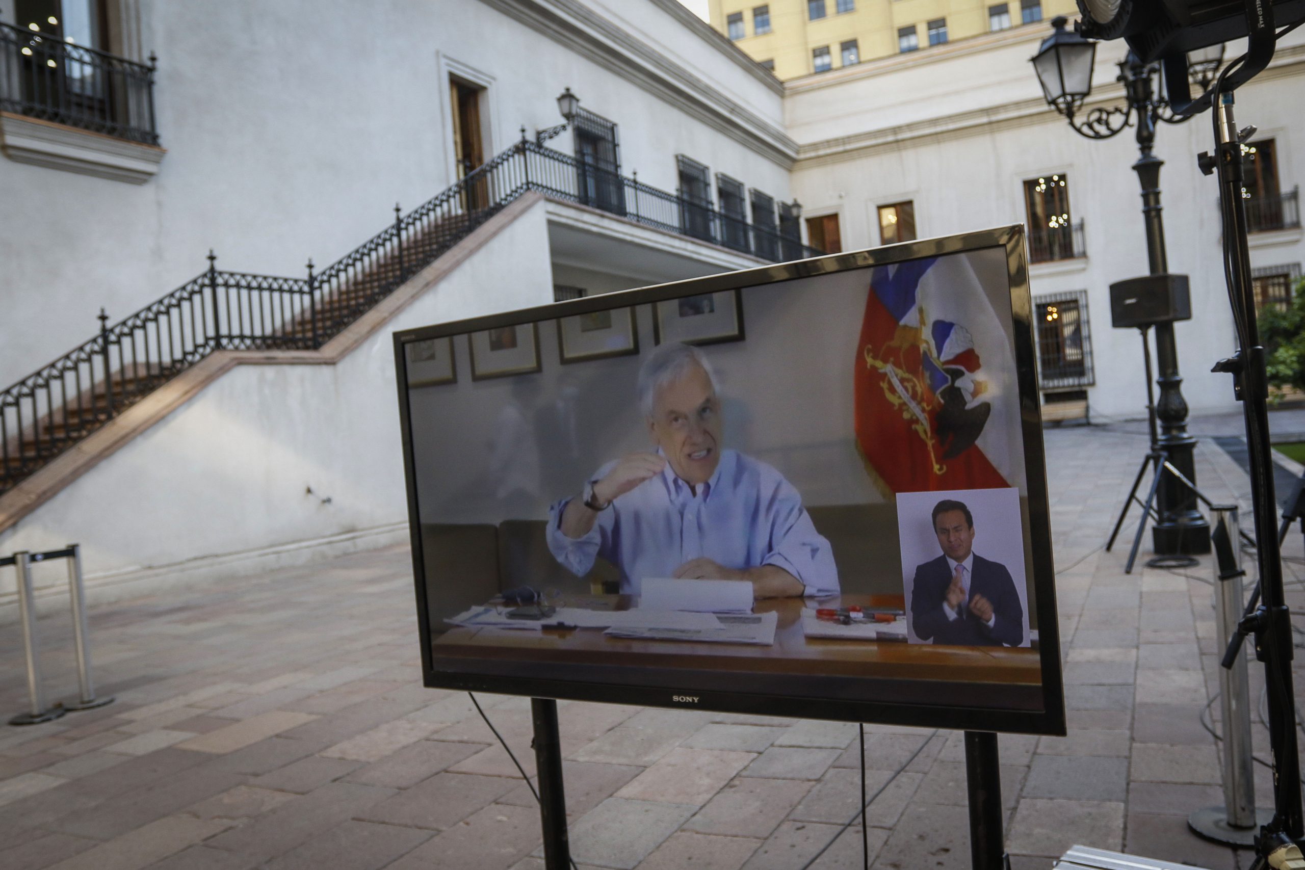 En cuarentena preventiva: El trabajo del Presidente en su casa