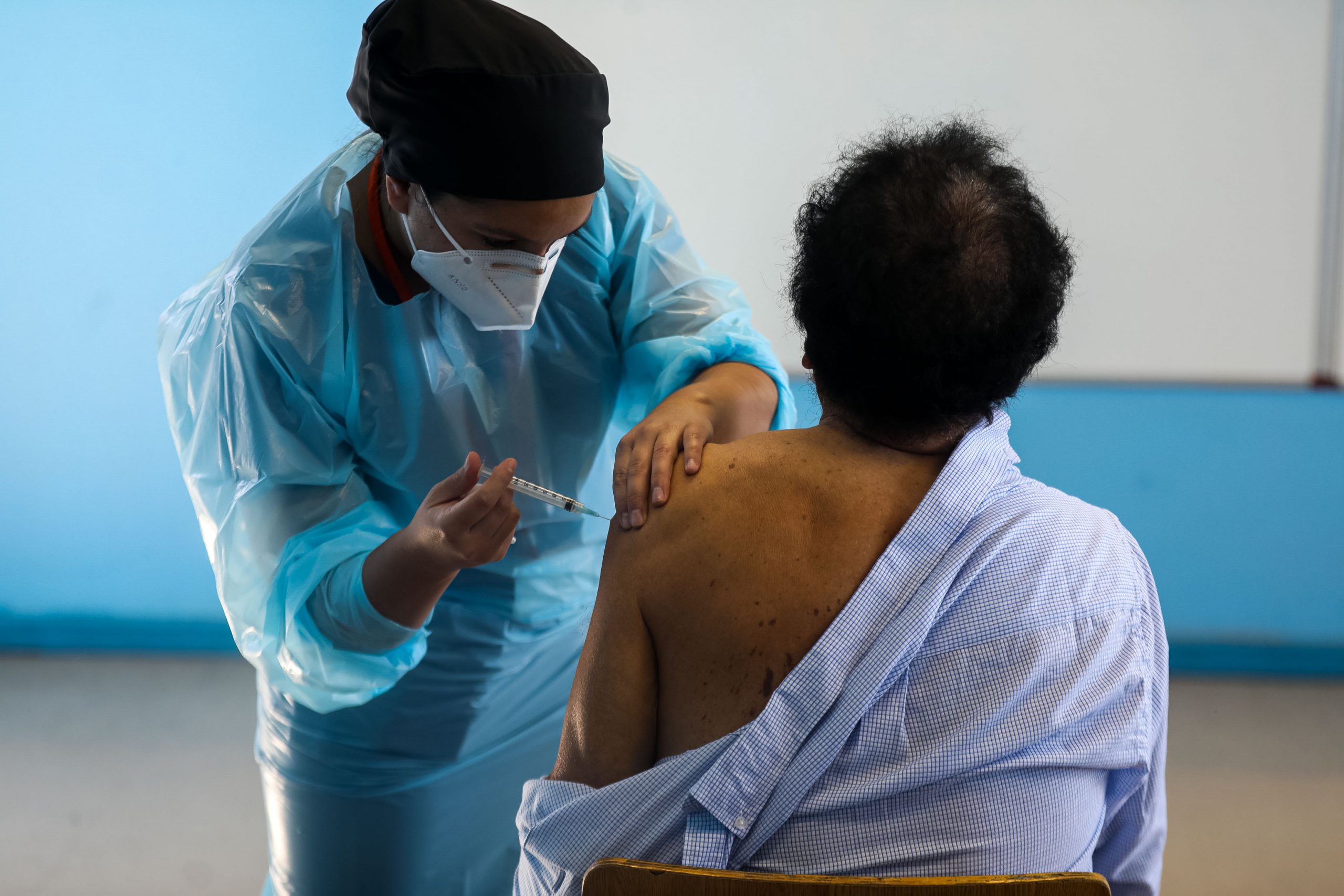 Covid-19: Los mitos y falsedades de la campaña antivacunas