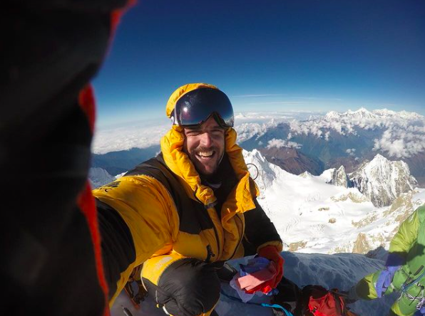 Búsqueda de Juan Pablo Mohr en K2: Hércules C-130 sobrevoló la montaña
