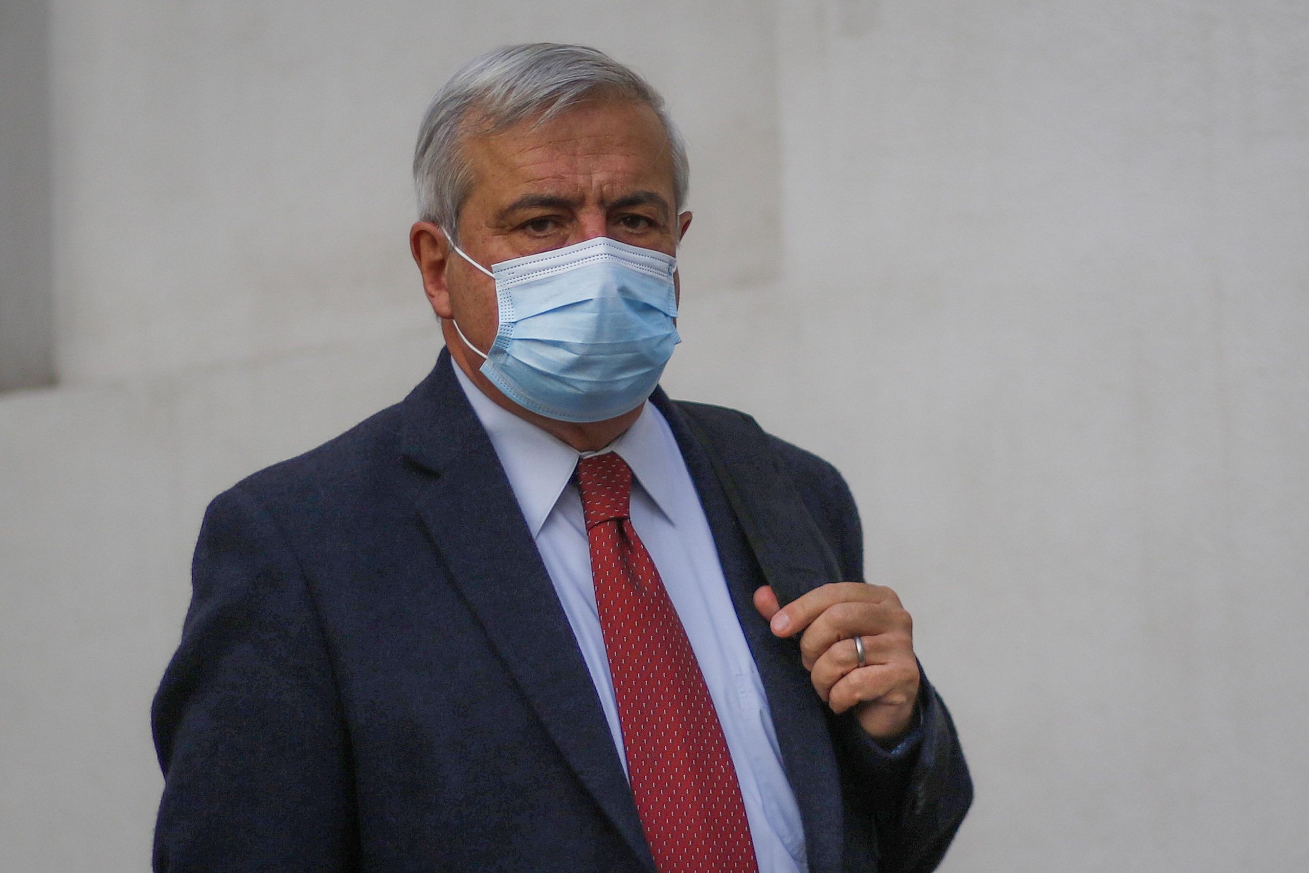 Mañalich e Izkia Siches: “Es evidente que el sector al cual la doctora quiere representar es a la extrema izquierda”