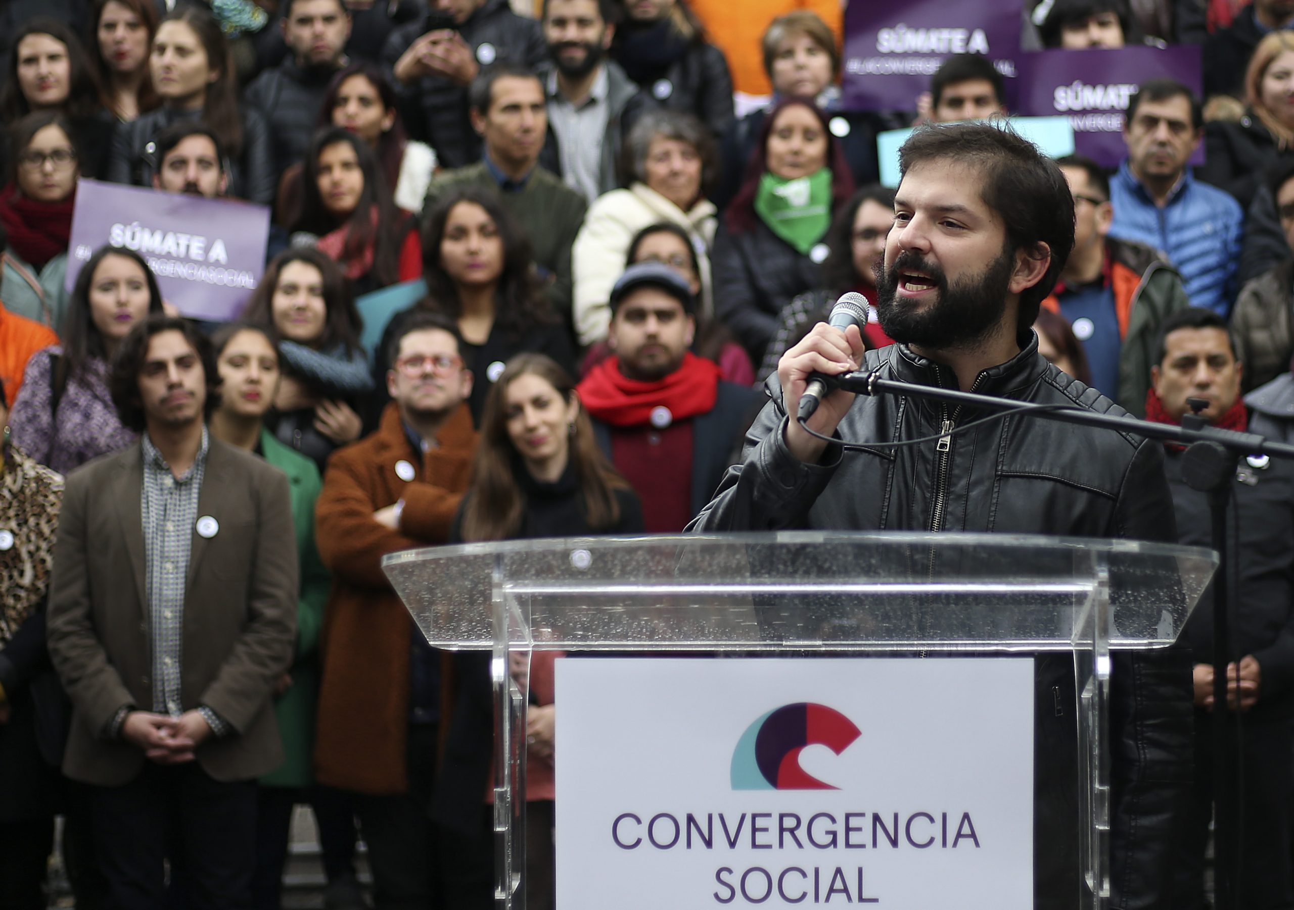 Servel le alivia los trámites a Boric para inscribir su candidatura a 5 semanas de vencimiento del plazo