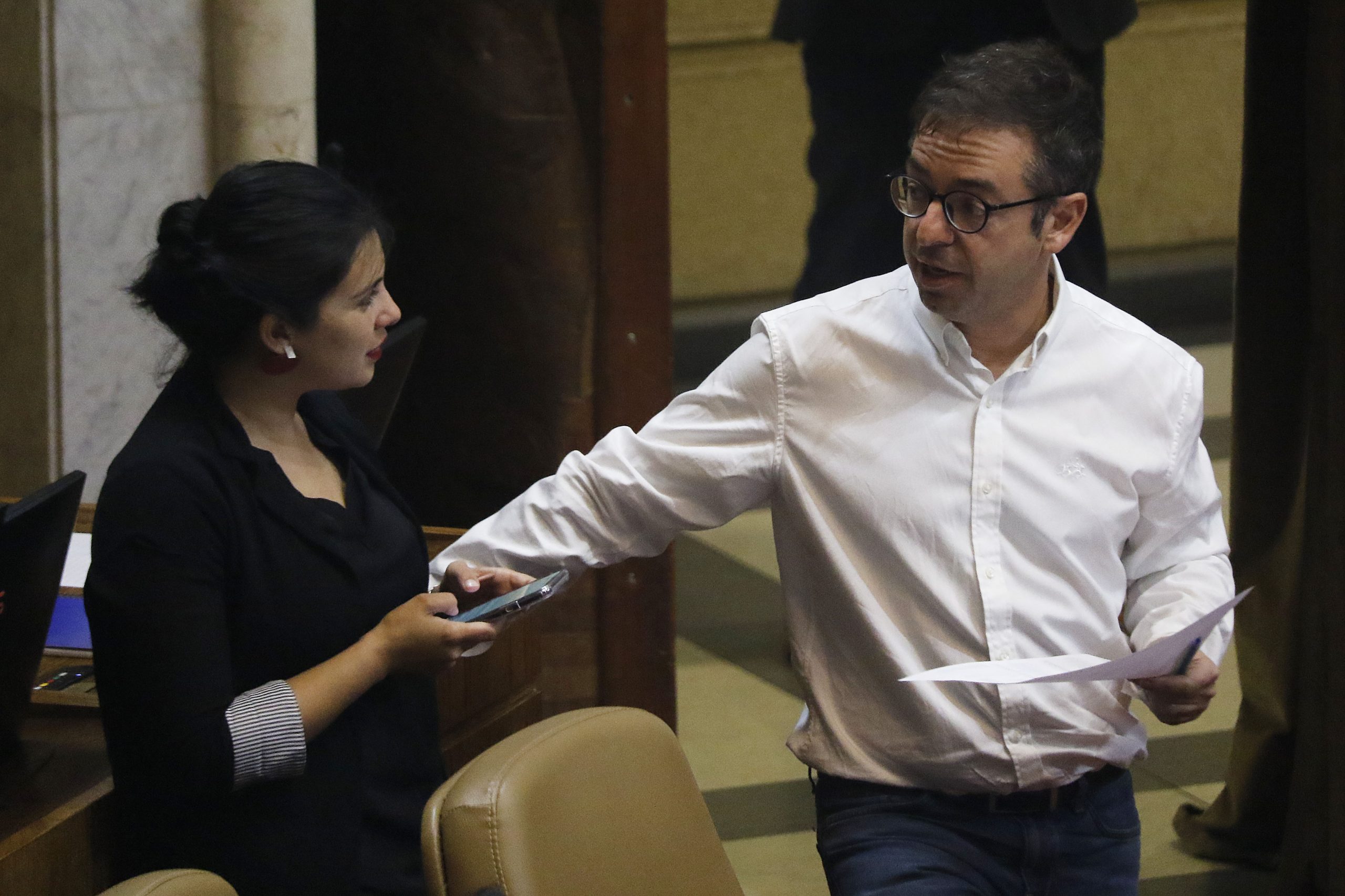 Tercer retiro: Oposición amenaza con acusar a Piñera si usa su facultad constitucional de recurrir al TC