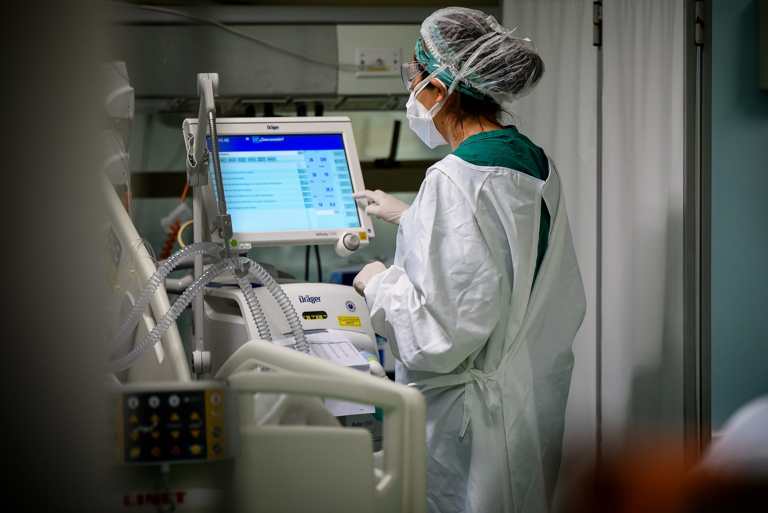 97 por ciento de ocupación de camas UCI: Gobierno corre contra el tiempo para habilitar esta semana 4 hospitales Covid y sumar 400 vacantes