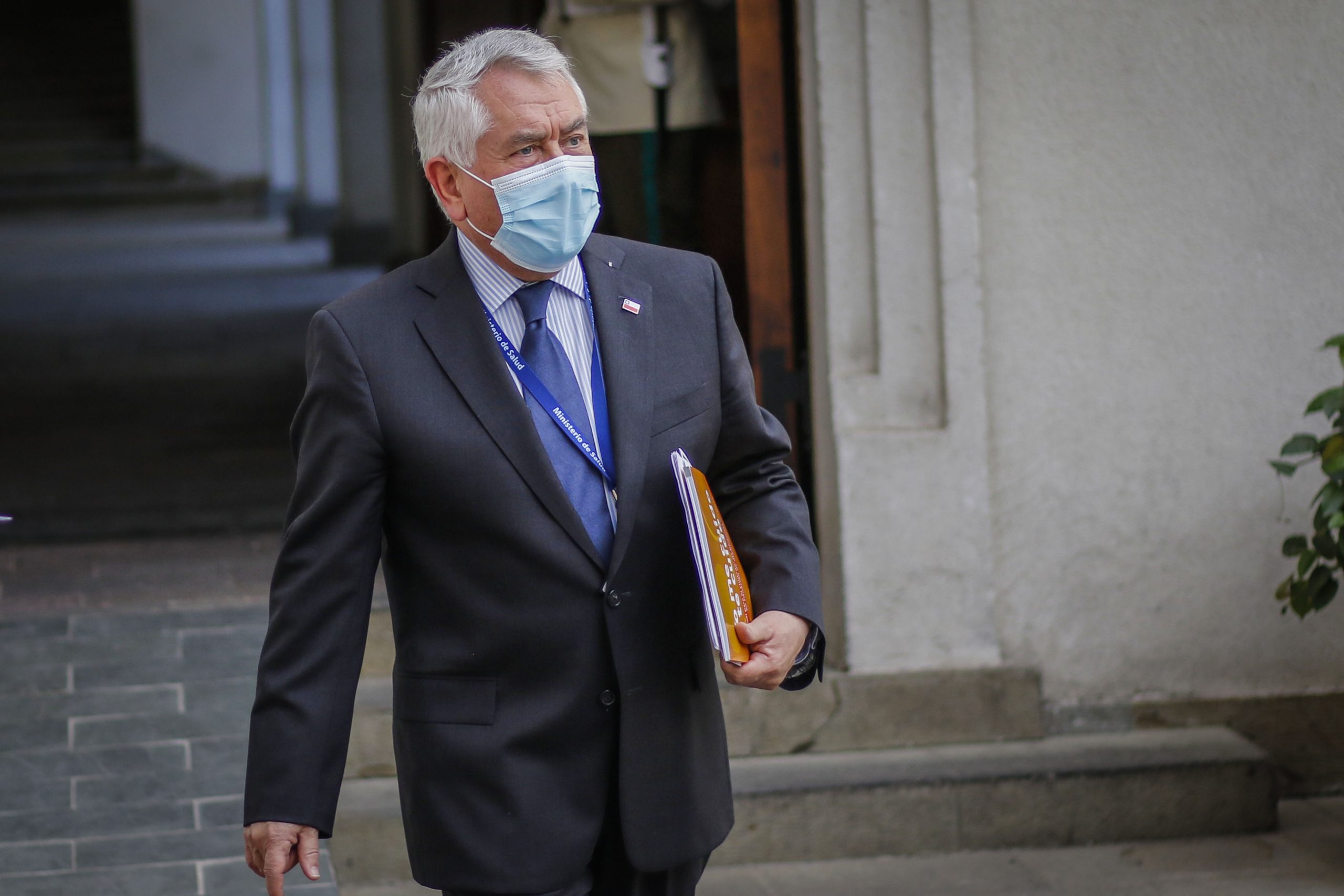 Paris irrita a La Moneda al adelantar anuncios de restricciones sanitarias (en víspera de nueva alza de contagios)