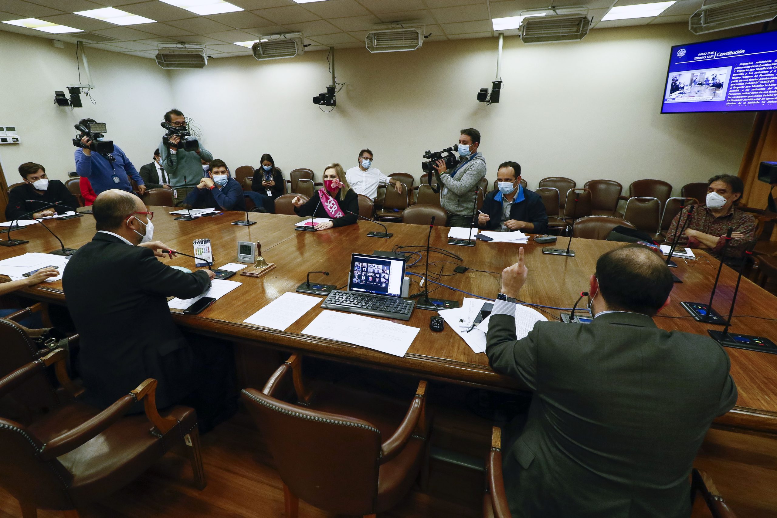 El acuerdo entre el oficialismo y la oposición para votar el tercer retiro tras las elecciones (y que falló por la postergación de los comicios para mayo)