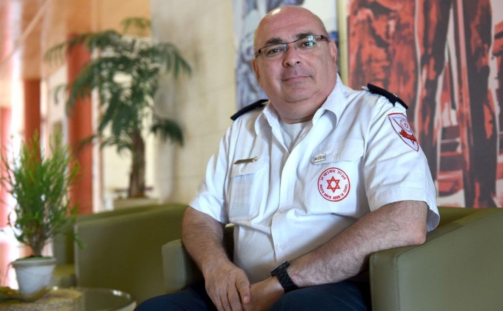 Experto israelí y las lecciones para Chile, como informar cifra de pacientes (11 por ciento el jueves) contagiados pese a estar vacunados con dos dosis