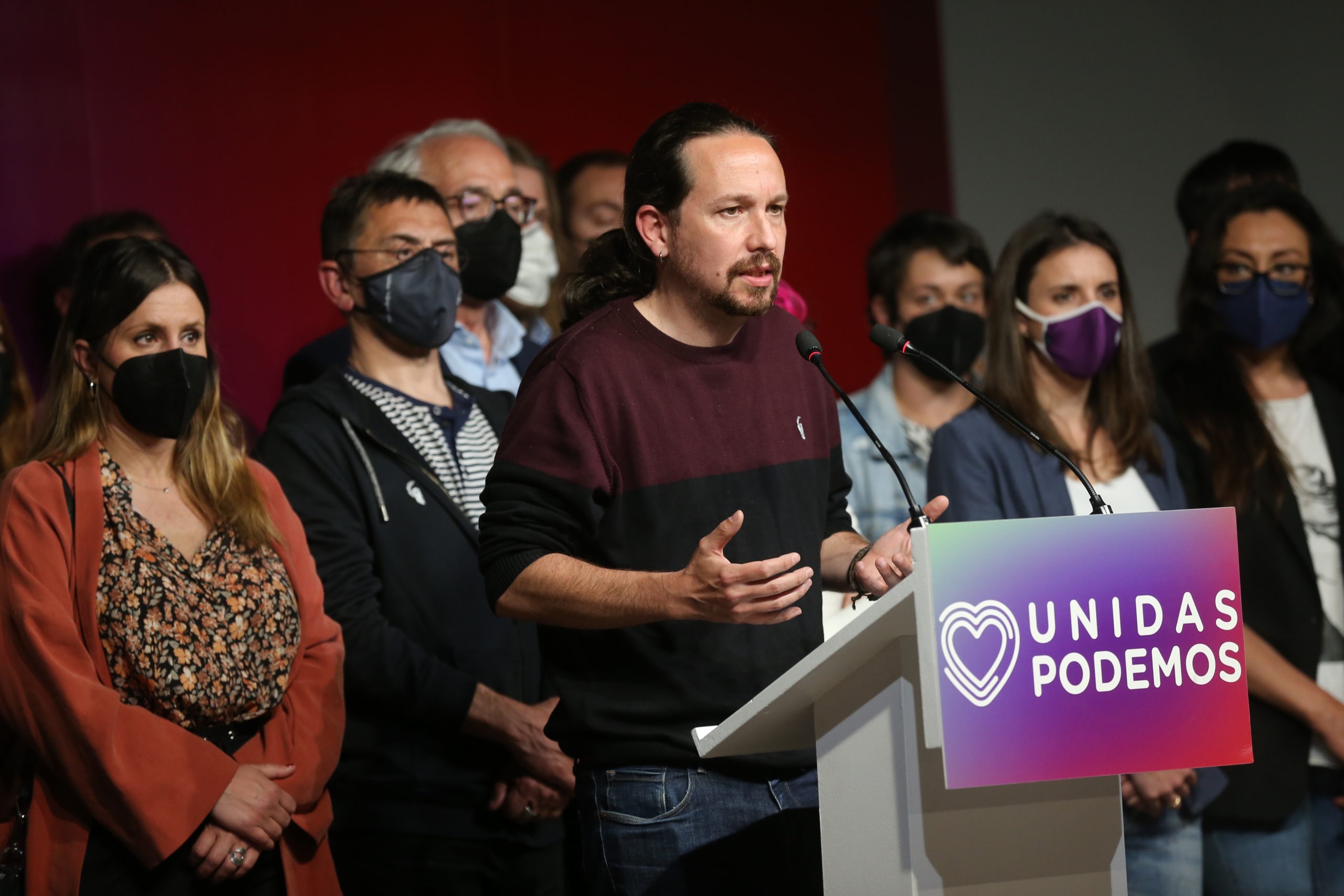 Pablo Iglesias, el líder de la izquierda radical española y referente del FA en Chile, anuncia retiro de la política tras derrota