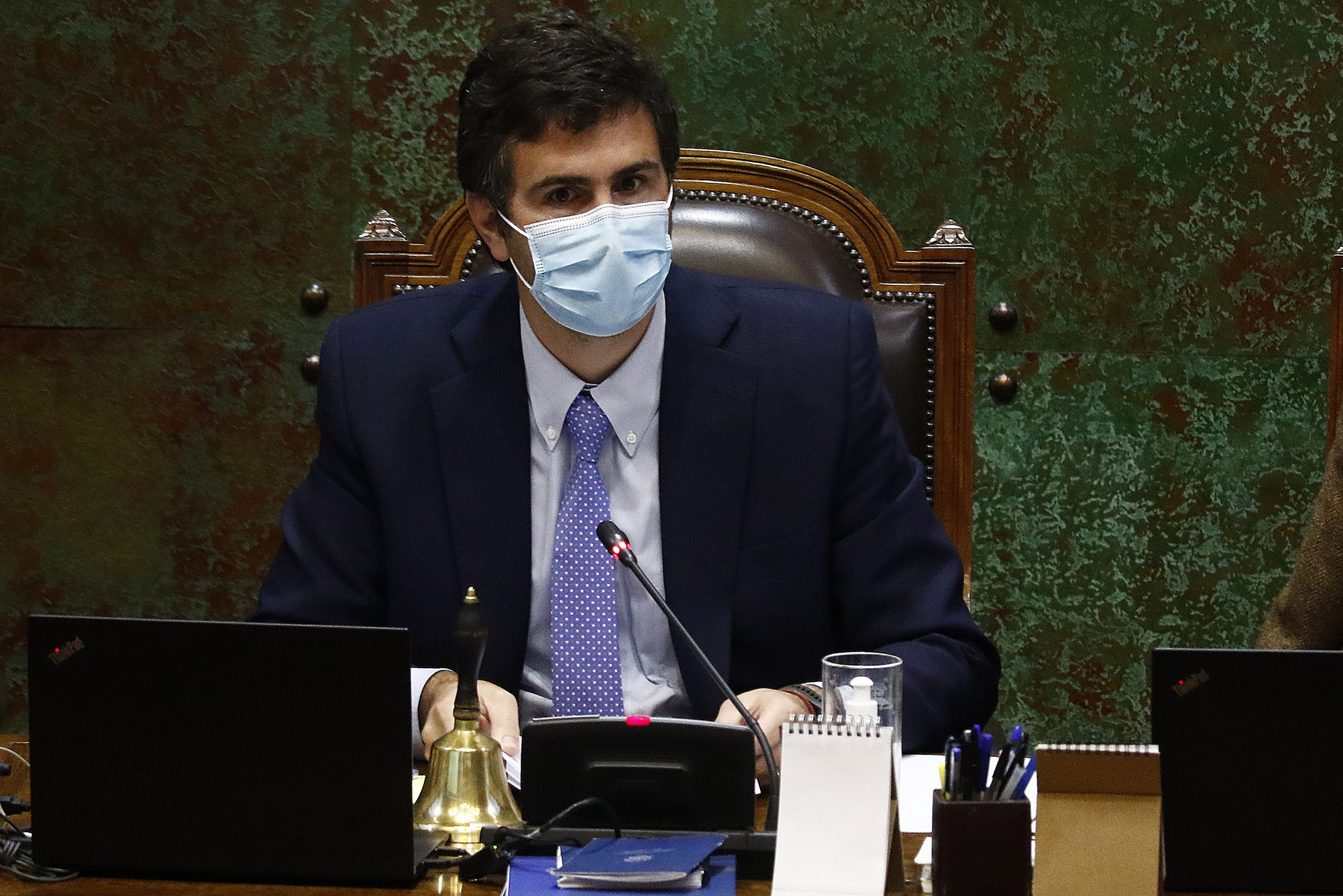 Filtran audio en que presidente de la Cámara (RN) llama a no criticar propuesta de Renta Básica de la oposición: “No diría nada del 30 por ciento extra que están pidiendo”