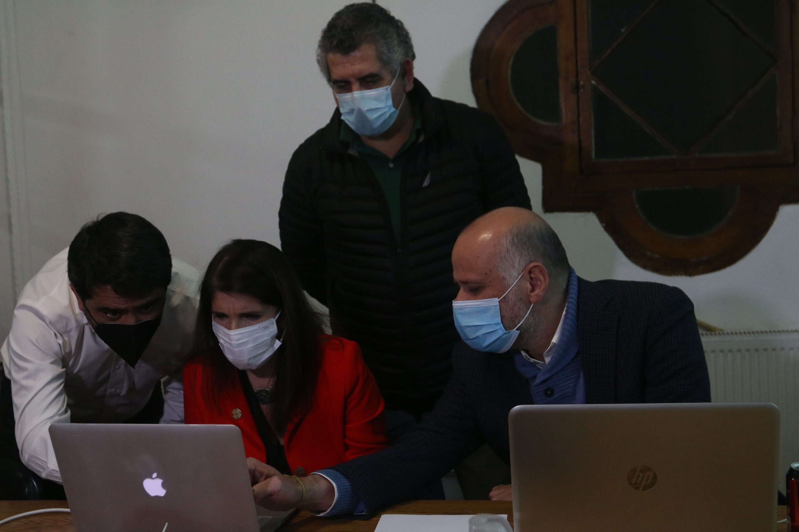Crisis en la ex Concertación: PS revisa opción de priorizar primarias presidenciales con el FA y el PC tras debacle electoral DC