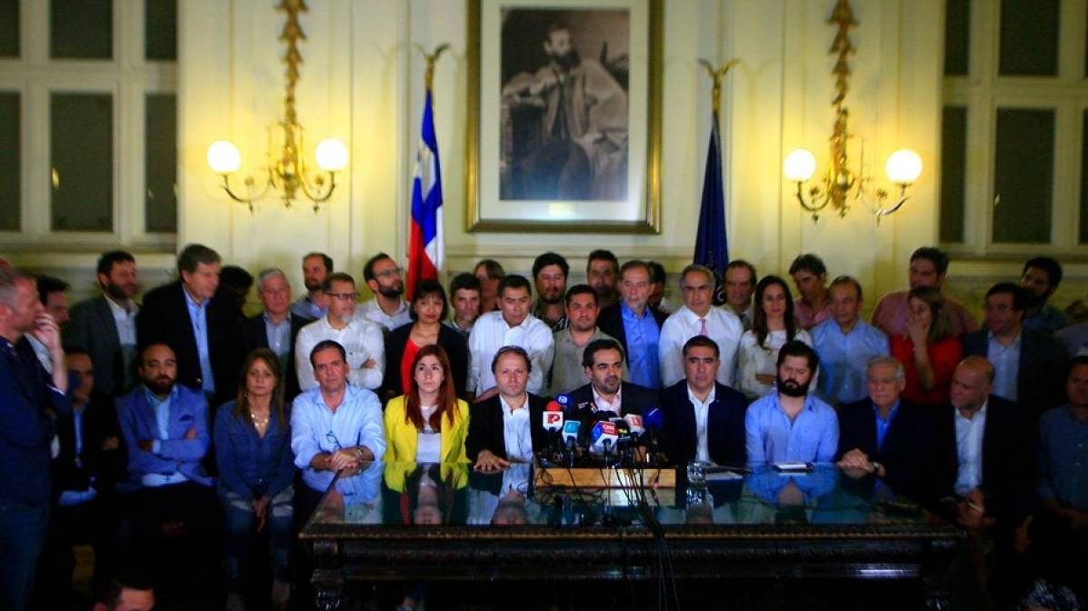 La historia de cómo la nueva Constitución se instaló en la agenda tras el estallido social