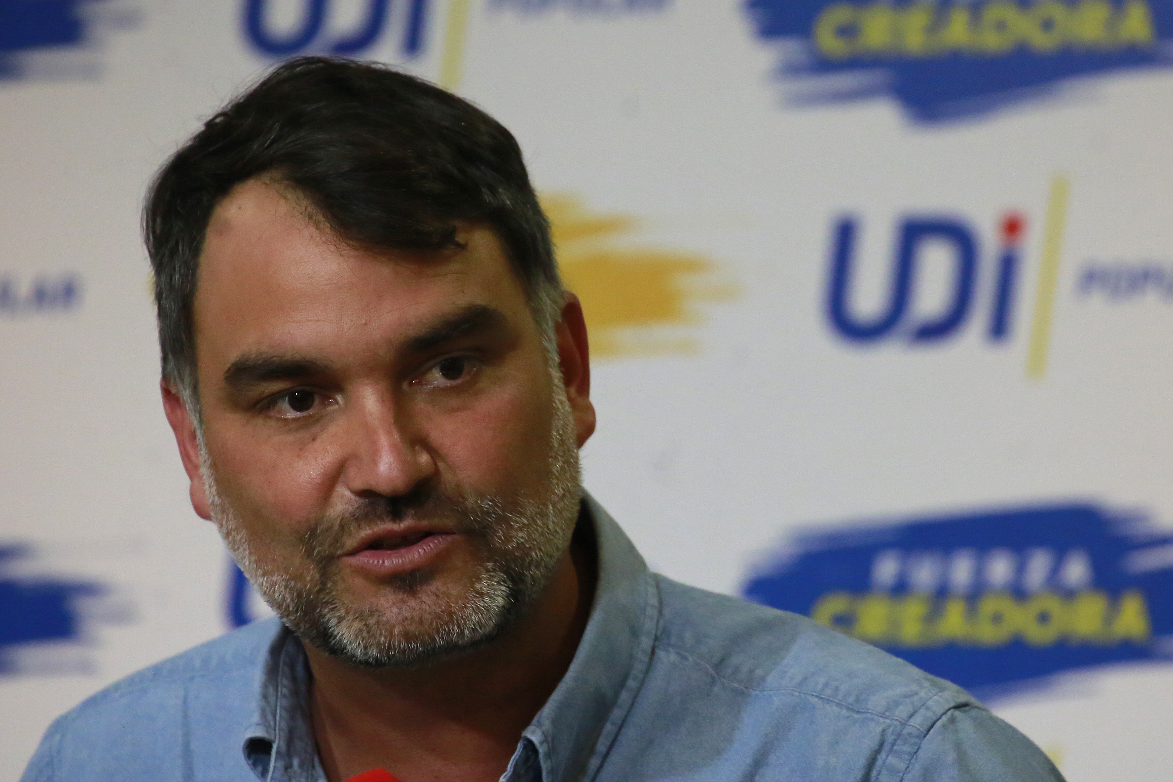 La catarsis de la Comisión Política de la UDI por la derrota de Lavín (y cómo la directiva contuvo el debate)