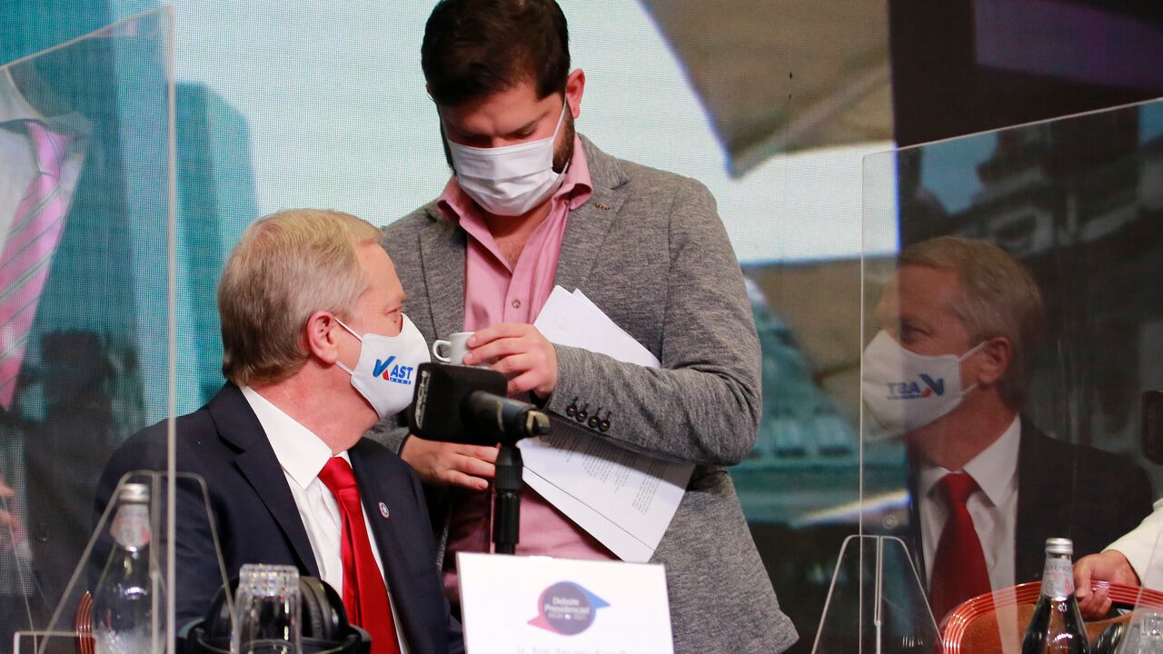 Cómo se moverá Boric en el nuevo escenario de competencia con Kast y el retorno de la violencia a la agenda