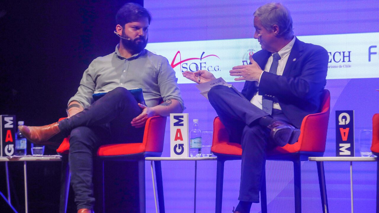 Boric da positivo por Covid-19 y hará cuarentena en recta final de la campaña (y obliga a los otros candidatos a aislarse también)