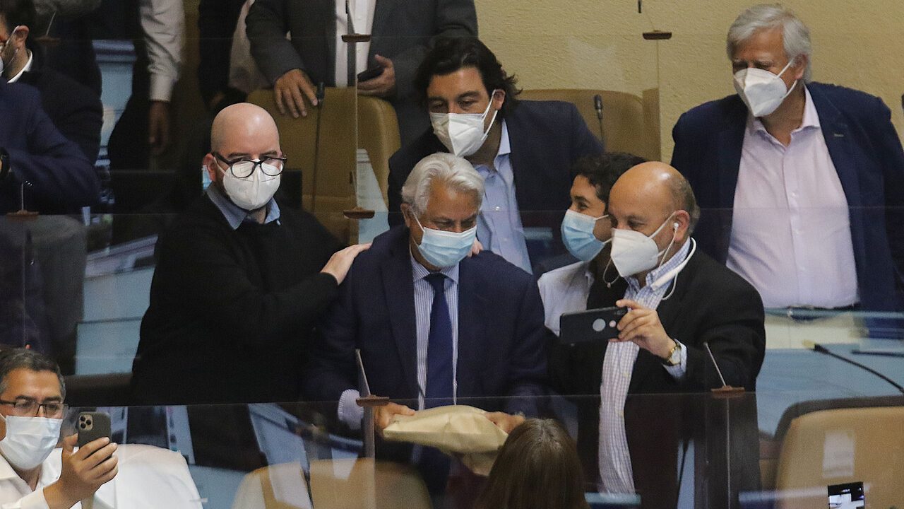 Cómo la polémica performance de la oposición en la acusación a Piñera impactó en el rechazo del Cuarto Retiro en el Senado