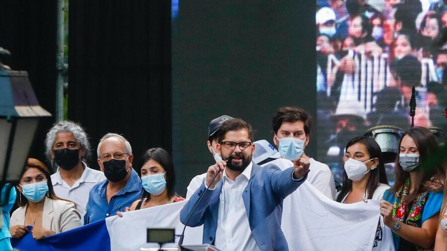 Cierre de campaña de Boric: Las claves del discurso en el que reafirmó su agenda original y prometió ir “paso a paso”