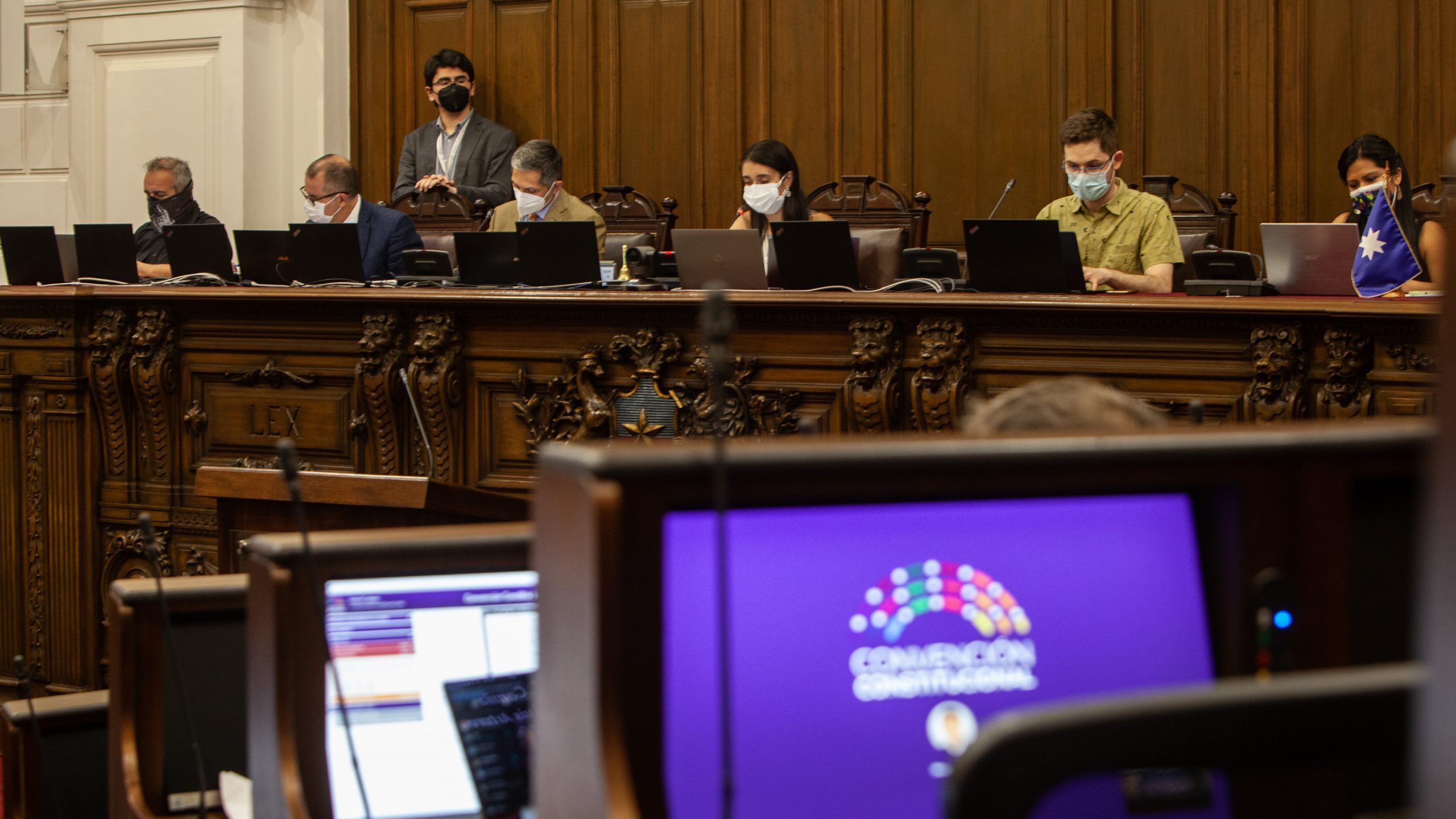 “Si siguen por la ruta actual van directo a proponer un texto más fácil de rechazar que de aprobar”. Por Kenneth Bunker