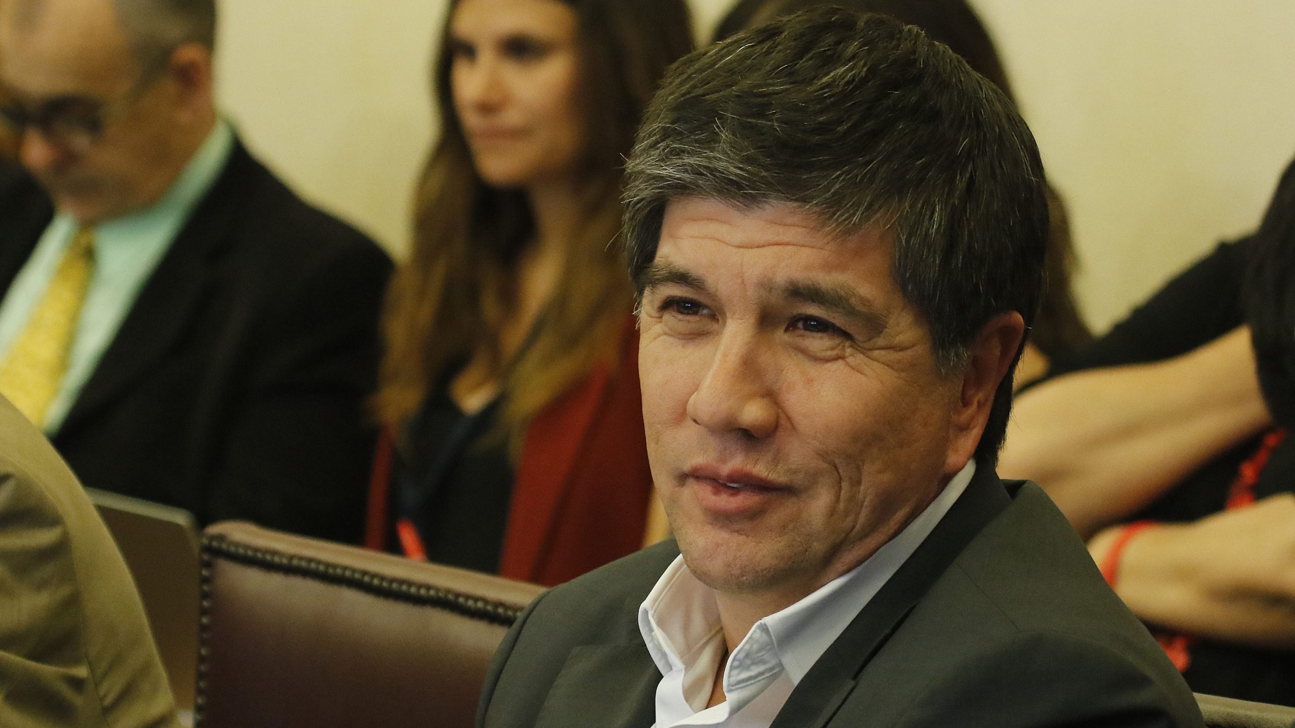 Conflicto en La Araucanía: Las redes en el mundo mapuche de Manuel Monsalve, subsecretario del Interior