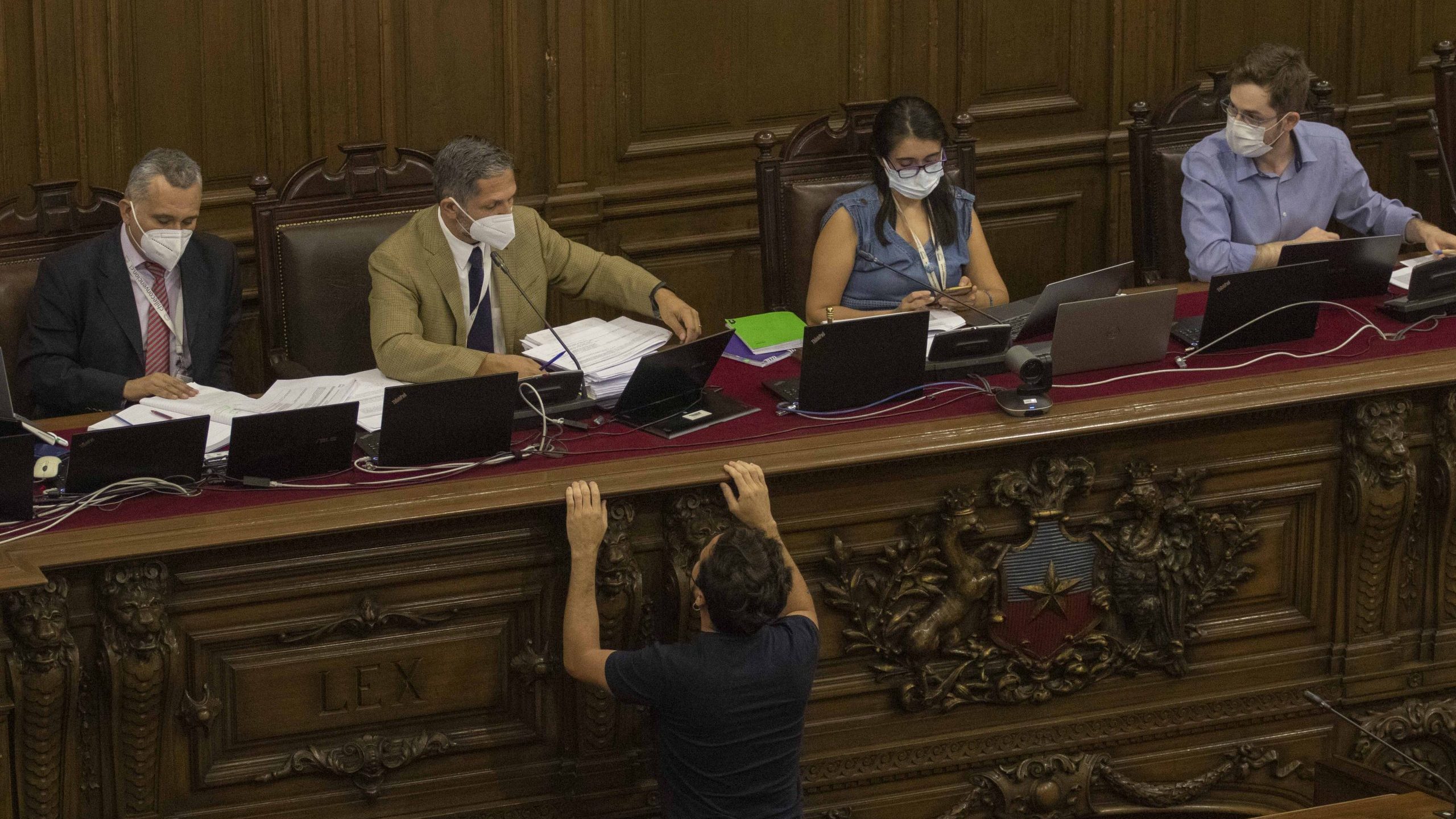 Convención: Cómo se gestó el revés del PC-FA en la norma que propone que el Estado “vele” por el pluralismo en medios