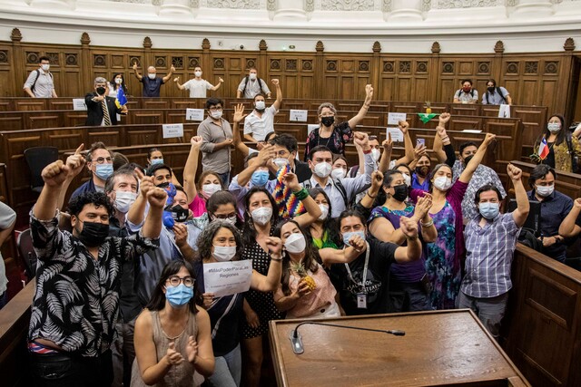 La tragedia constituyente. Por Kenneth Bunker