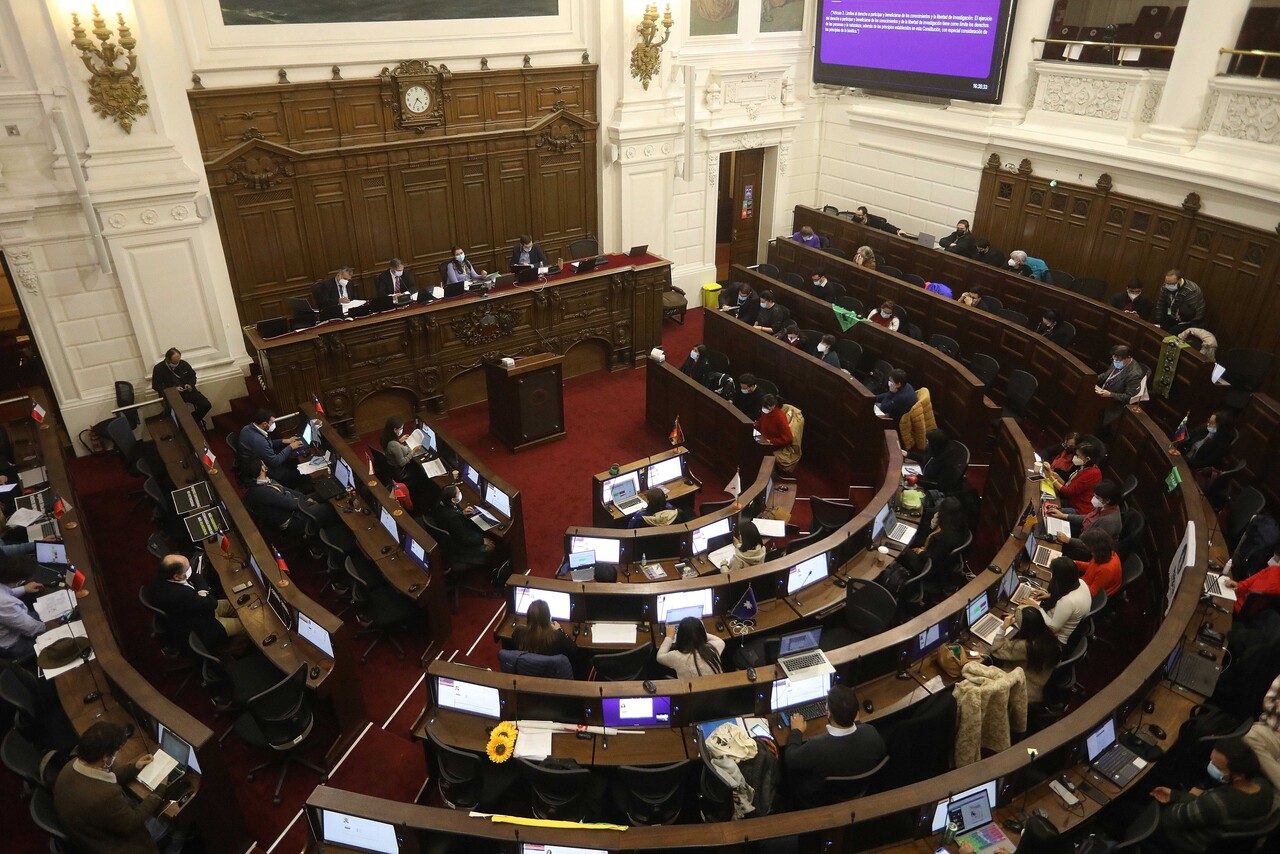Borrador constitucional supera los 300 artículos y se acerca a las cartas fundamentales de Ecuador y Bolivia