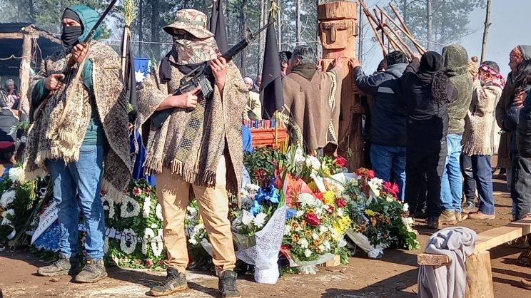 La acusación de las comunidades mapuches a los grupos radicales de reclutar a jóvenes de Santiago y Concepción para “empuñar un arma”