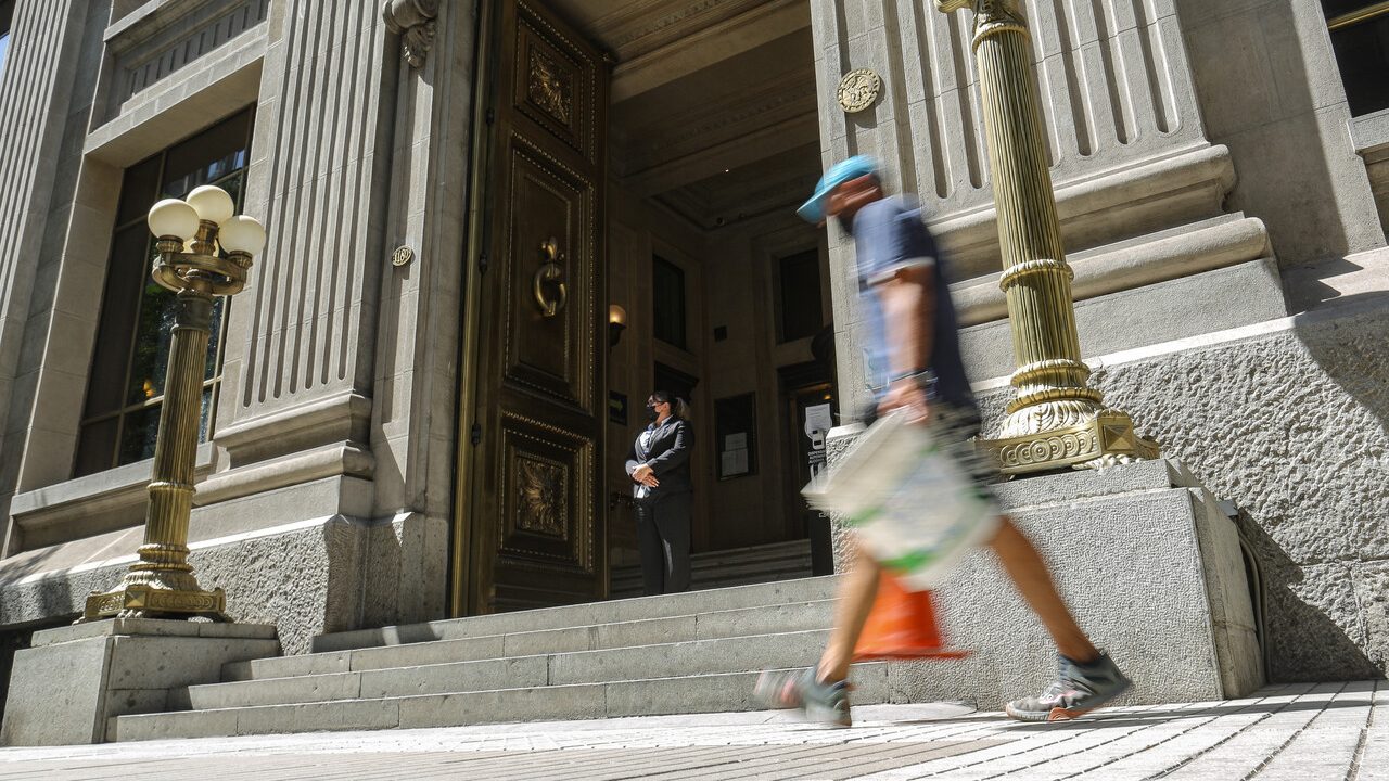 Convención: Por qué Boric podría elegir a 2 consejeros del Banco Central un mes después del plebiscito