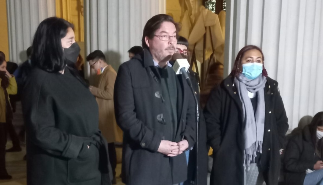 Claves: Cómo la coalición de Boric logró aprobar la propuesta de Barraza (PC) para trabar los cambios a la nueva Constitución por el actual Congreso