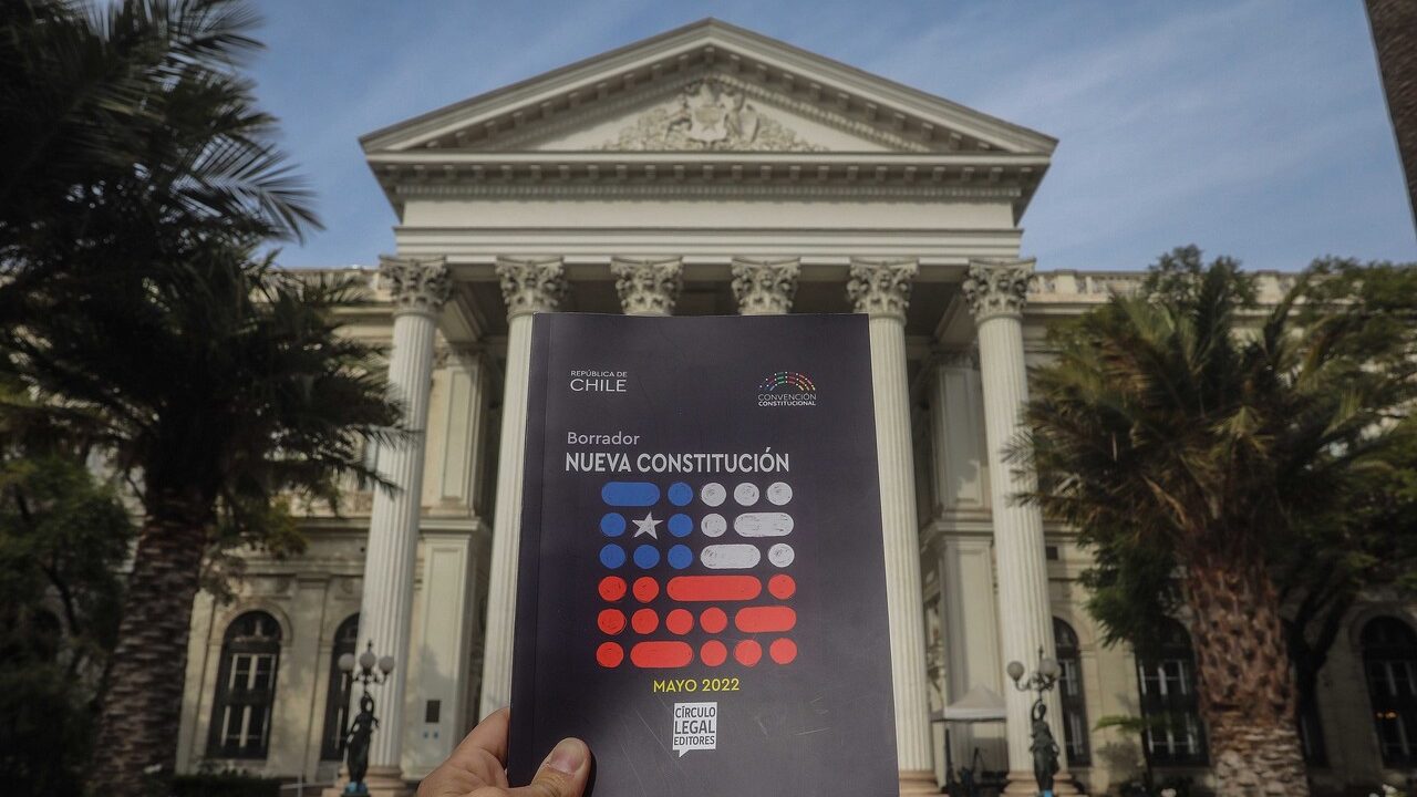 La nueva historia oficial. Por Juan Luis Ossa