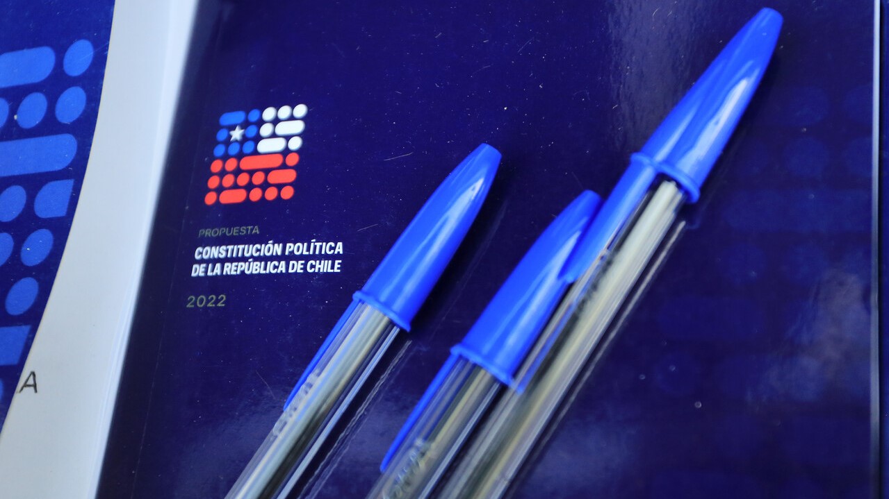 Votos en el exterior: la tendencia indica mayor participación y apoyo al Apruebo es menor al de Boric