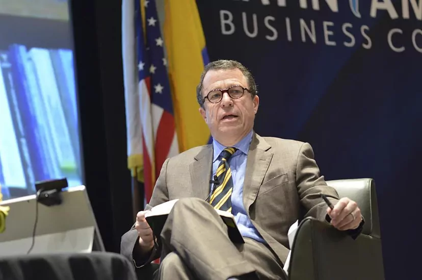 Sebastián Edwards: “Para evitar los disparates de la Convención es necesario incluir gente por sorteo”