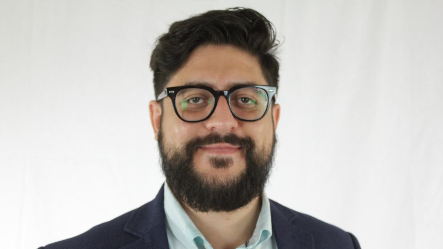 Perfil: Francisco Orrego, el ex compañero de Boric y panelista de TV que será el rival de Claudio Orrego en la RM