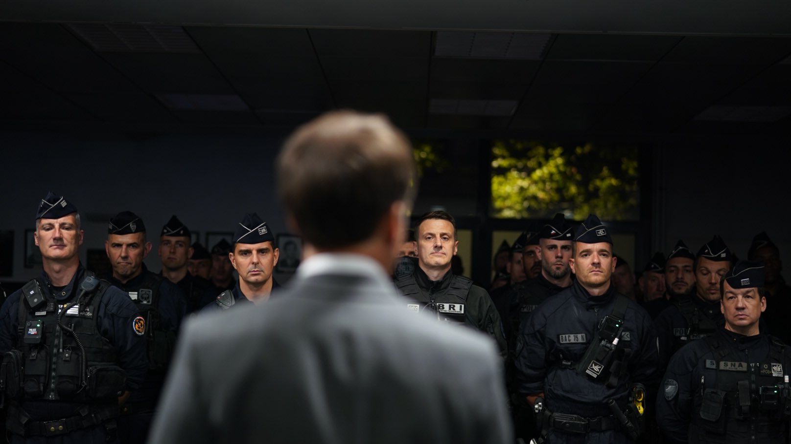 Macron en su laberinto: cómo Francia confronta la ira social. Por Paz Zárate
