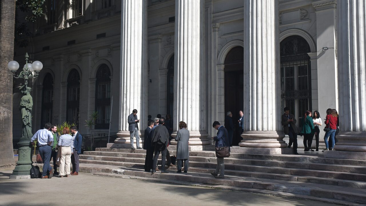 Avanza negociación de las enmiendas mientras oficialismo y oposición fijan sus líneas rojas