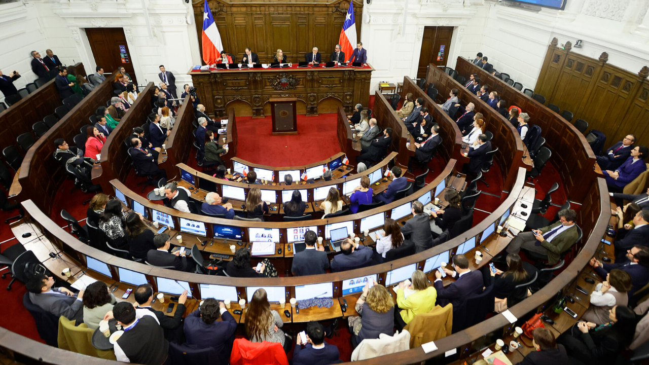 UDP-Feedback: Cuál es el perfil de los votantes del “A Favor” y el “En Contra” y cómo se estrechó su diferencia a 48 días del plebiscito (Lea aquí la encuesta)