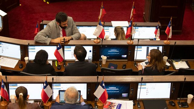 Cadem: 54% está “en contra” de nueva Constitución y 24% “a favor” (Lea aquí la encuesta completa)