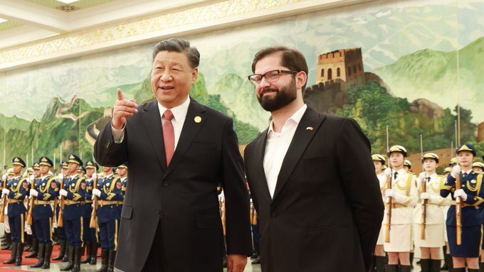 El lío chino de Gabriel Boric. Por Kenneth Bunker