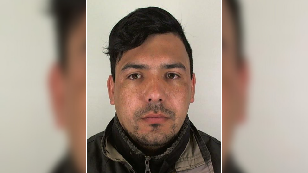 Pensiones de gracia del 18-O: el escandaloso caso del ex prófugo por estafa que ha recibido $16,4 millones