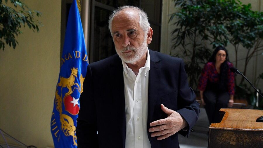 Perfil: Ministro Montes, no sabe, no responde. Por Rafael Gumucio