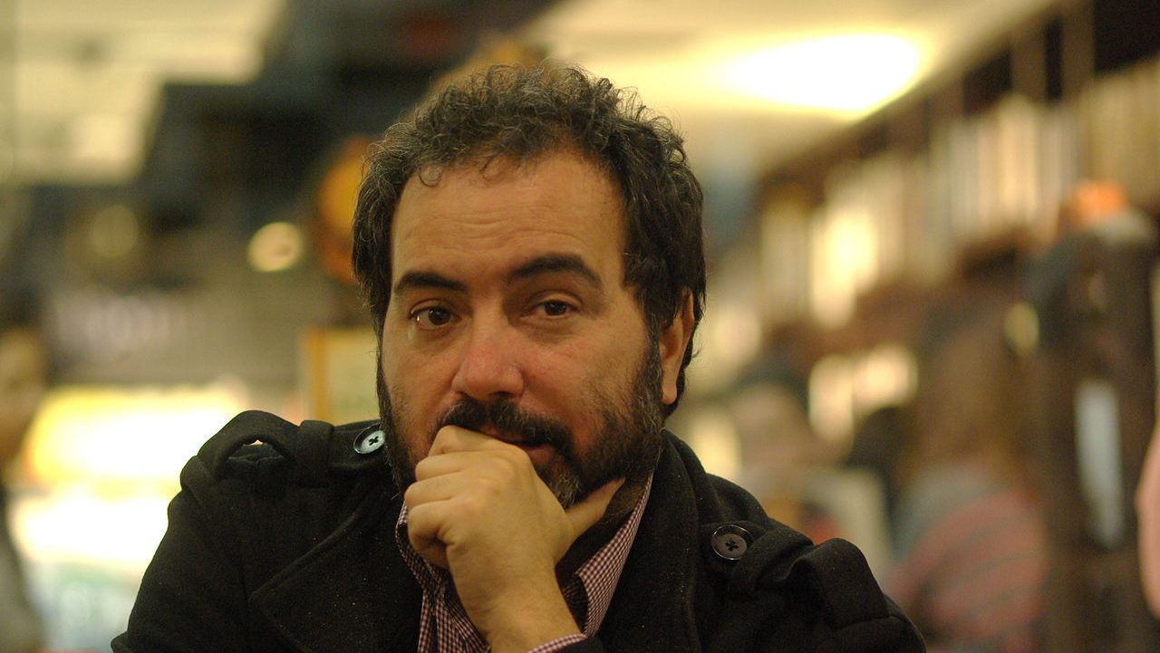Reseña: Los Parientes Pobres, de Rafael Gumucio. Una de sus mejores novelas