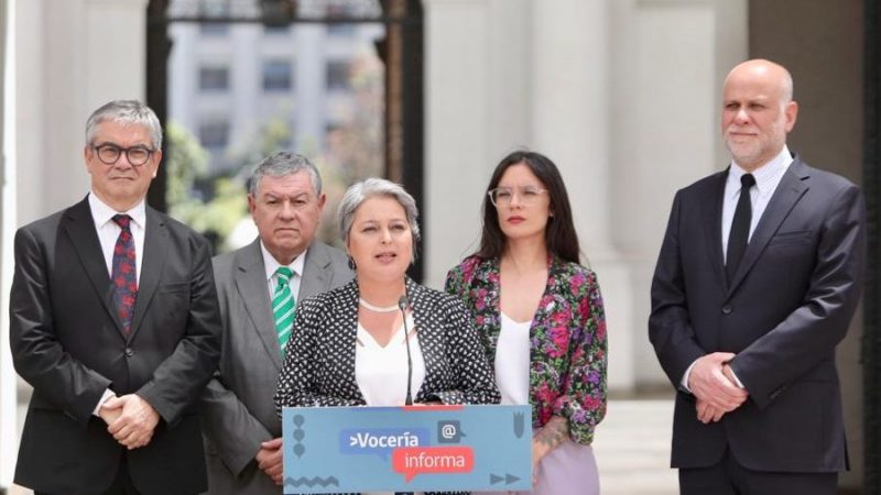 Los dos flancos de Jeannette Jara: Su difícil momento con el PC y la votación de la Reforma de Pensiones