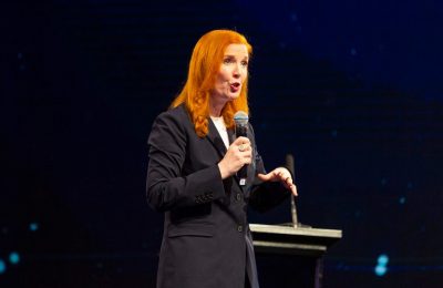 Congreso Futuro 2024: Quién es Kate Crawford y su crítica al impacto global de la Inteligencia Artificial